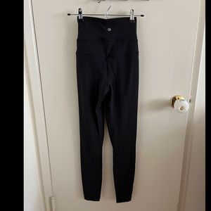 Lululemon Wunder Under Black leggings sz 4